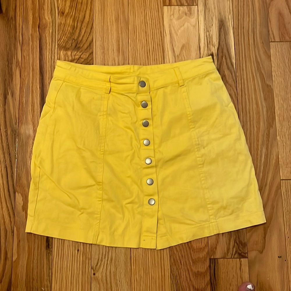 Yellow mini skirt